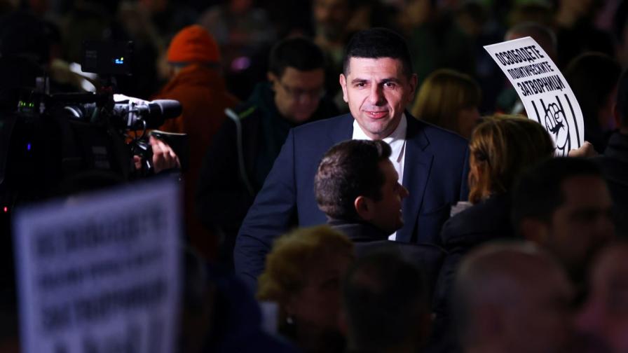 Ивайло Мирчев от протеста в столицата: Не искаме провокации