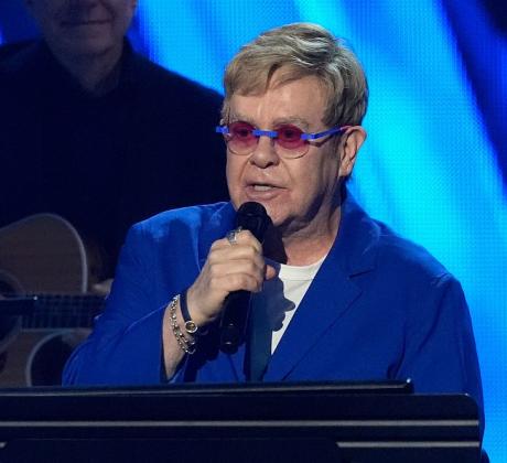 Легендарният британски музикант Елтън Джон отговори с чувство за хумор