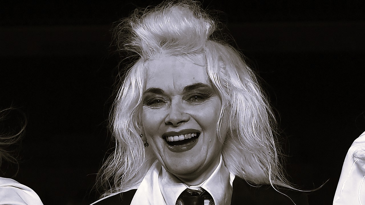 Почина Пам Хог - модната икона обличала принцеса Даяна, Риана и Лейди Гага