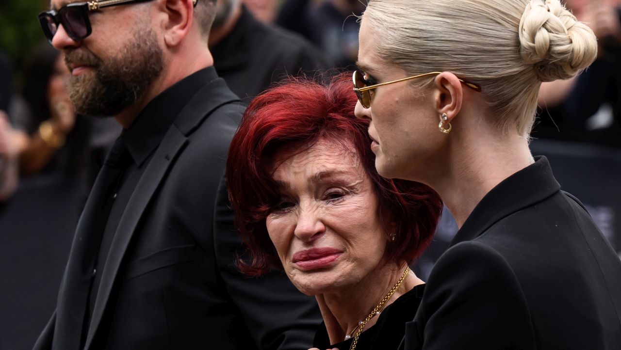 Шарън Озбърн се появява публично за първи път след трагичната смърт на съпруга си Ози