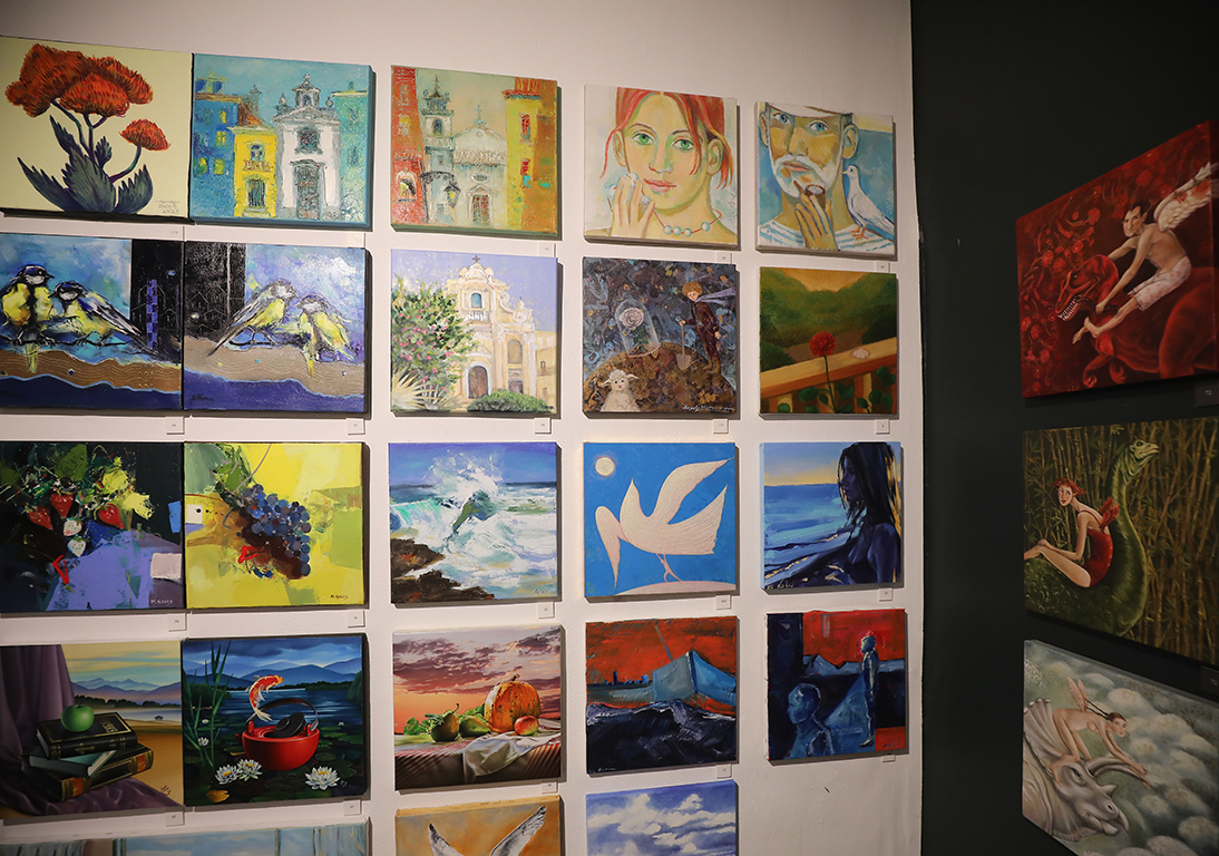 <p>Традиционната годишна изложба за живопис ФОРМАТ 30/30</p>