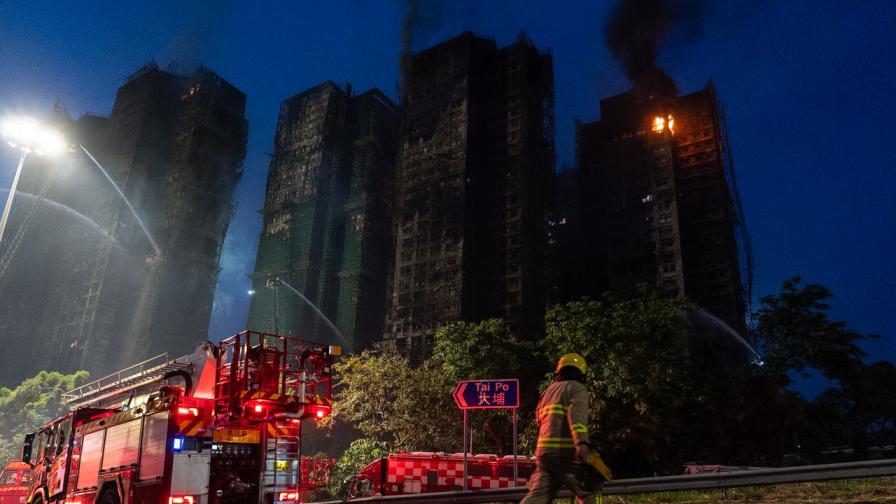 83 жертви от огнения ад в Хонконг, търсят десетки изчезнали