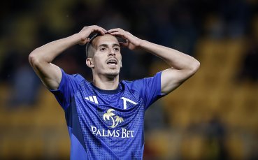 В Алжир натискат за Бурас, но Левски не го дава