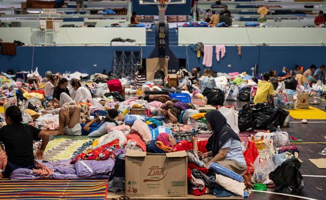 Наводнения в Индонезия и Тайланд отнеха живота на над 200 души