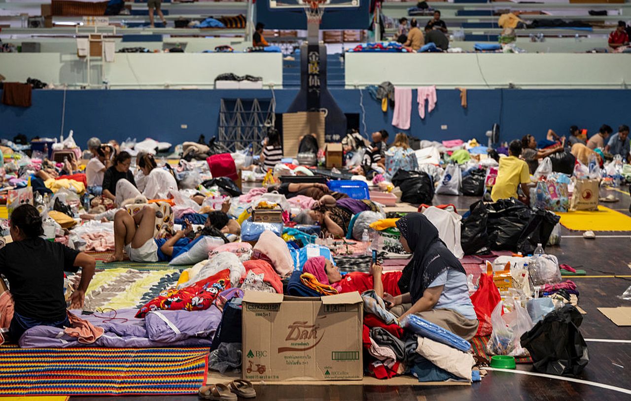 Наводнения в Индонезия и Тайланд отнеха живота на над 200 души