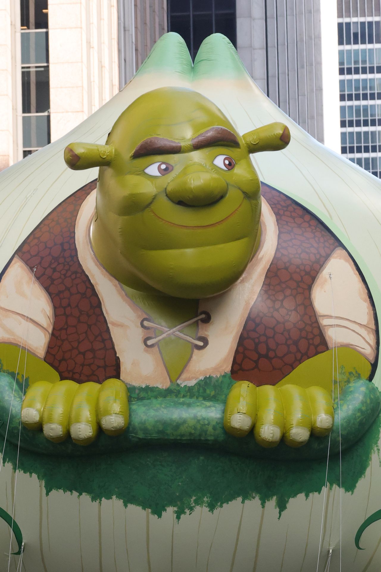 <p>Гигантски Спайдър-мен, Миньони и Спондж Боб превзеха Ню Йорк! Епични кадри от 99-ия парад на Macy&rsquo;s, каквито не сте виждали</p>