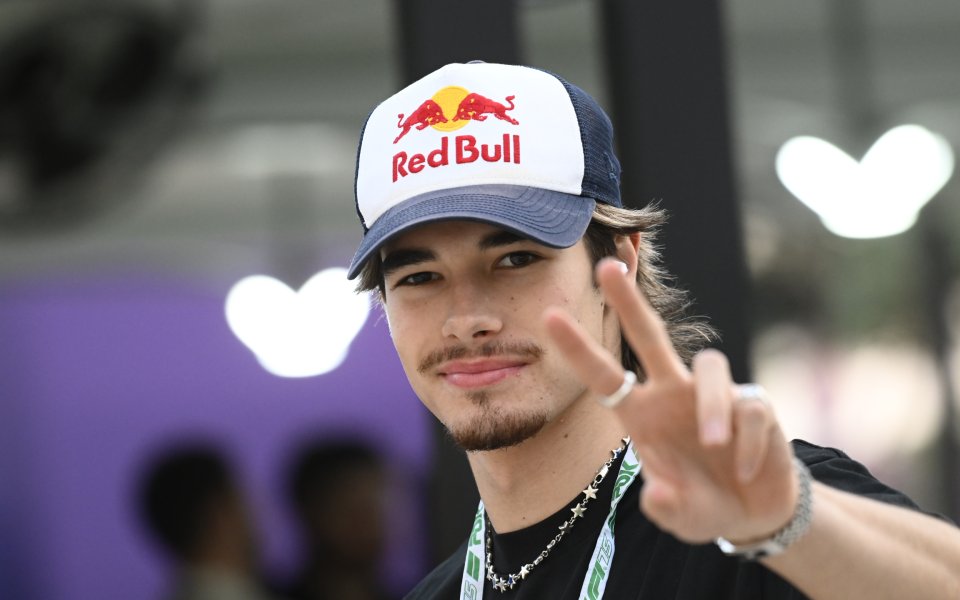 Феноменална дебютна квалификация на Никола Цолов във Формула 2 - българинът завърши седми