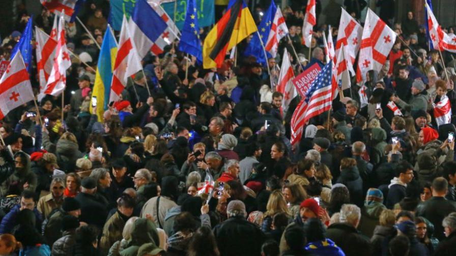 365 дни недоволство - протестите в Грузия не...