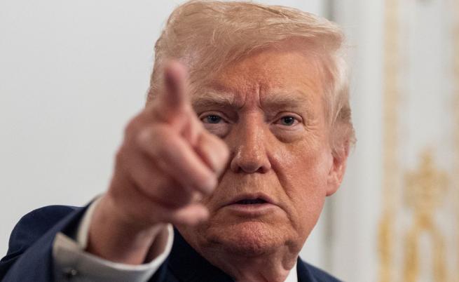 Тръмп: Въздушното пространство над и около Венецуела ще бъде затворено