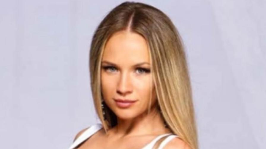 <p>Лора Караджова стана майка за трети път</p>