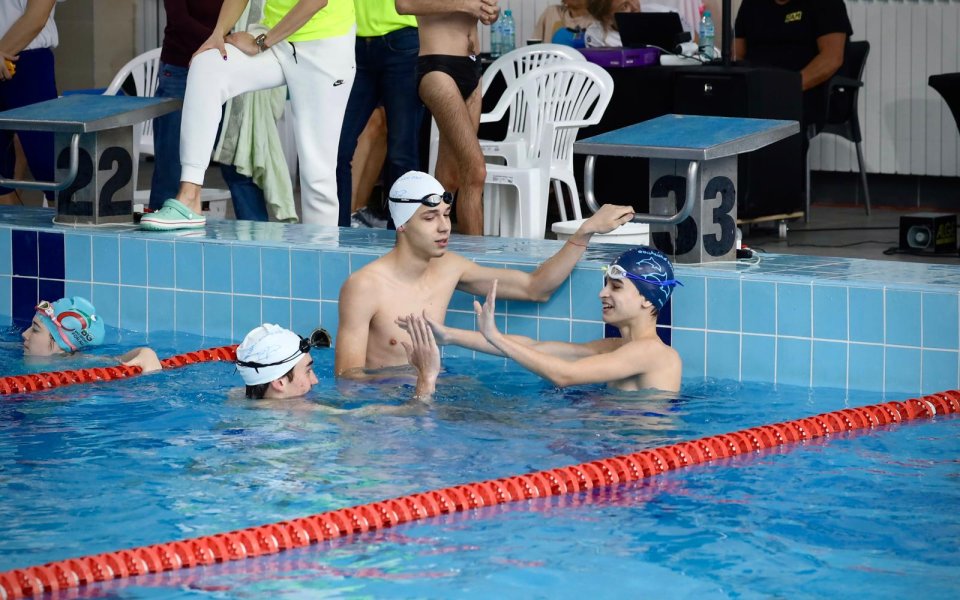 Над 110 деца се включиха в Националния турнир по адаптирано плуване