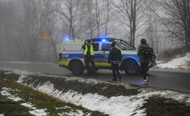 Хеликоптер се разби в Полша, двама са загинали