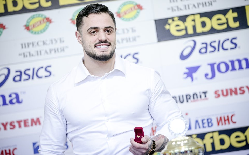 Карлос Насар: Асен Златев ме задържа в България