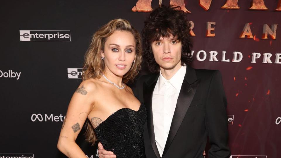 Светът на шоубизнеса отново е развълнуван! Майли Сайръс е сгодена