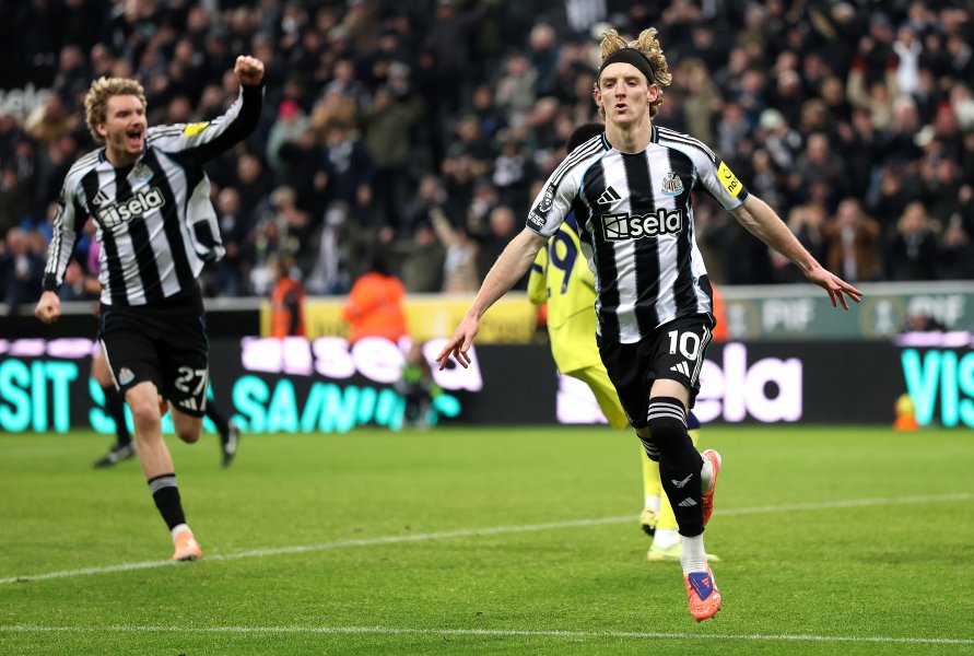 Нюкасъл Юнайтед Тотнъм Хотспър1