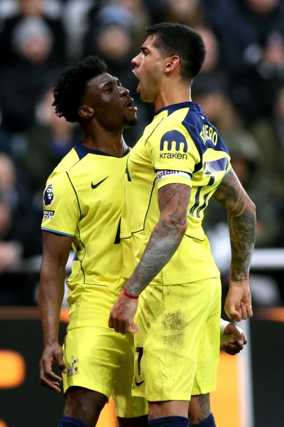 Нюкасъл Юнайтед Тотнъм Хотспър1