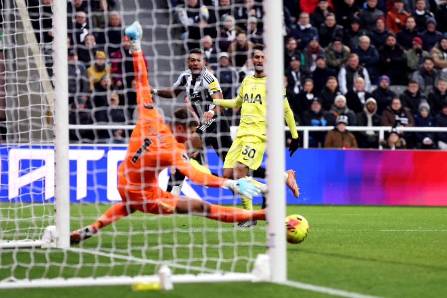 Нюкасъл Юнайтед Тотнъм Хотспър1