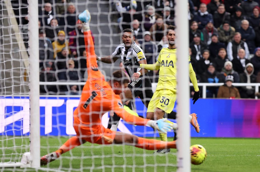 Нюкасъл Юнайтед Тотнъм Хотспър1