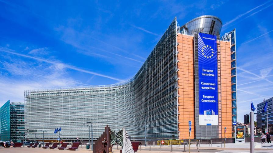 Скандал за 1 млн. евро разтърси ЕК: В какво са обвинени Федерика Могерини и Стефано Санино