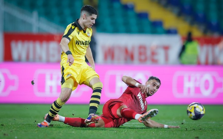 Румънски гранд преговаря за защитник на Ботев Пловдив