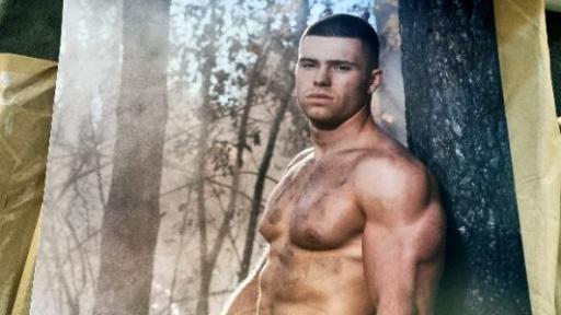 Варненски пожарникари са модели в благотворителен календар в подкрепа на деца