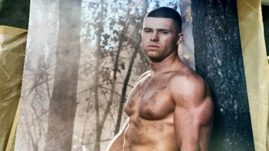 Варненски пожарникари са модели в...