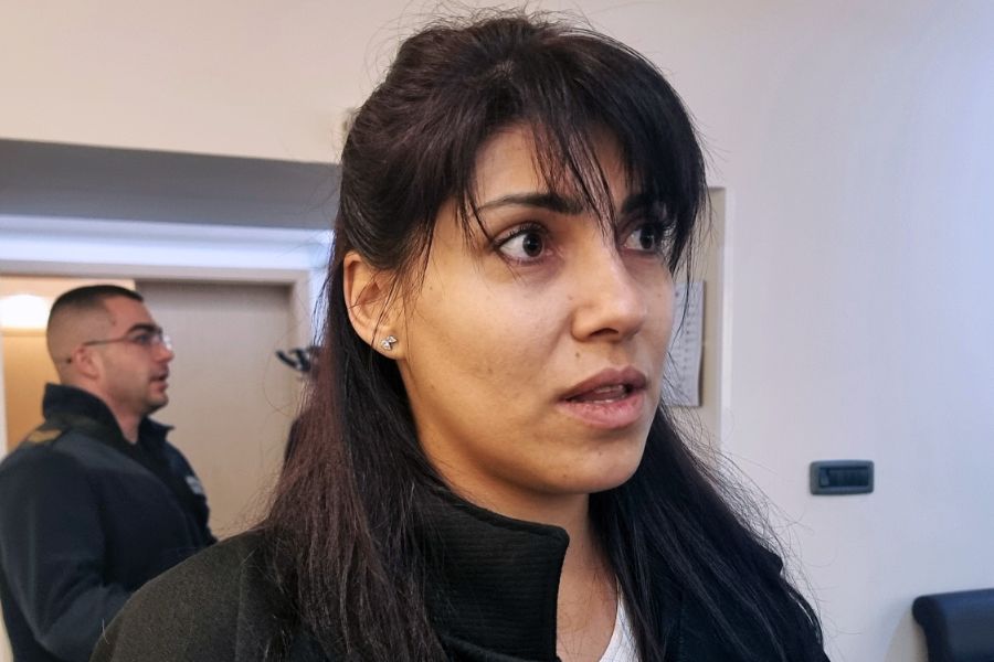 <p>Варненски пожарникари са модели в благотворителен календар в подкрепа на деца.</p>