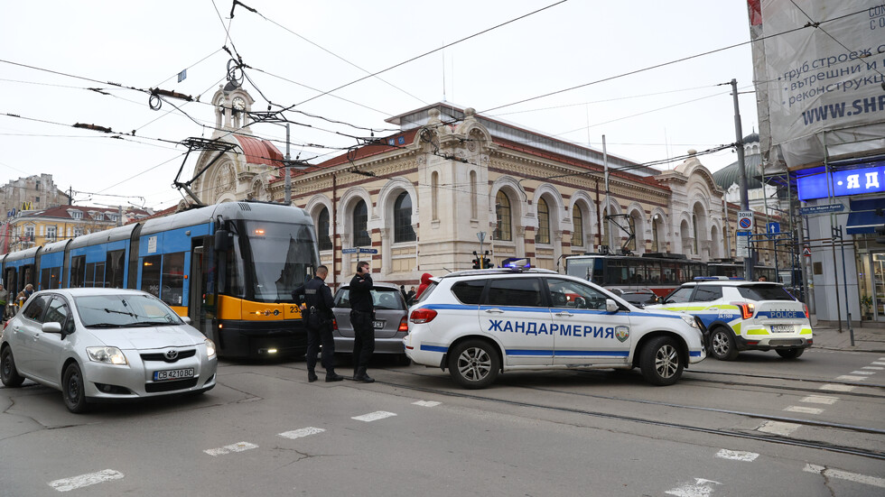 Катастрофа на трамвай и кола в центъра на София