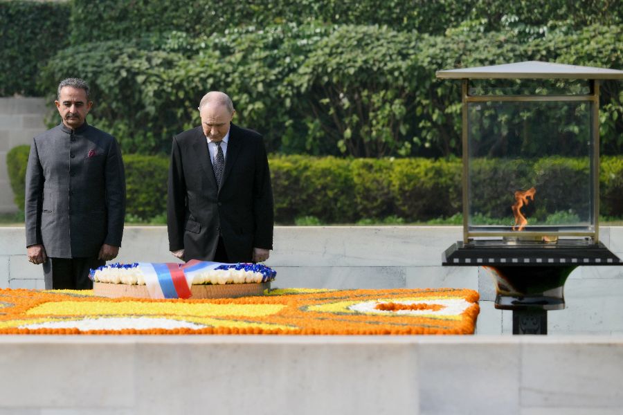 <p>Руският президент Владимир Путин и индийският премиер Нарендра Моди стартираха днес преговорите си в Делхи, предаде Ройтерс.</p>