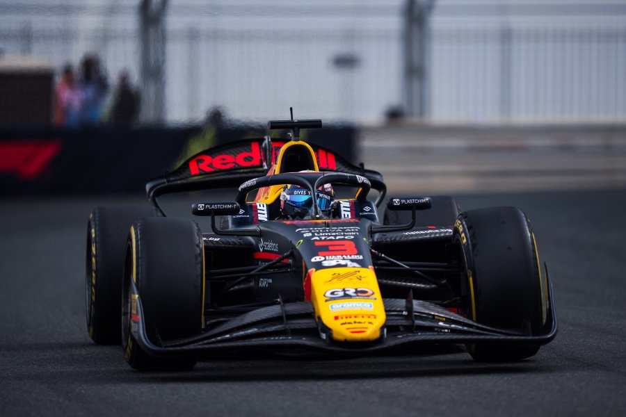 Никола Цолов по време на свободната тренировка преди Гран при1