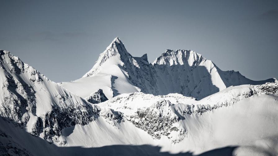 <p>Алпинист изостави приятелката си да замръзне до смърт</p>