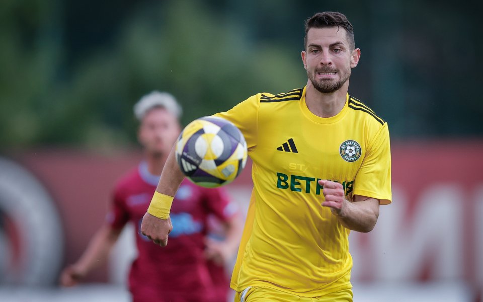 Опитен нападател се разделя с Добруджа