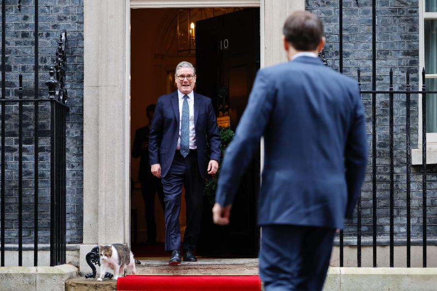 <p>Стармър, Макрон и Мерц се срещат със Зеленски в Лондон.</p>