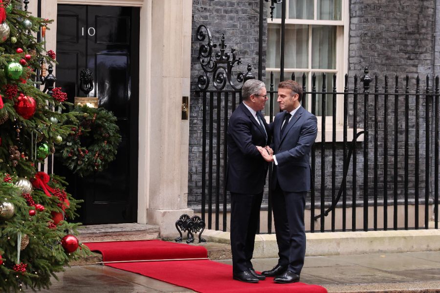 <p>Стармър, Макрон и Мерц се срещат със Зеленски в Лондон.</p>