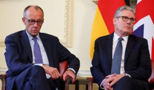 <p>&quot;Този момент може да е решаващ за всички нас&quot;</p>