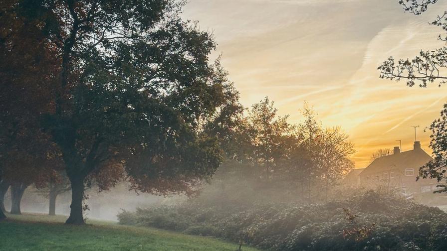 Времето в петък: Мъгла в равнините и слънце в планините