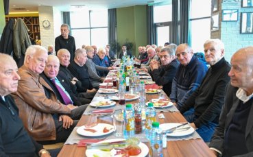 Георги Иванов приветства футболни легенди на празничен обяд