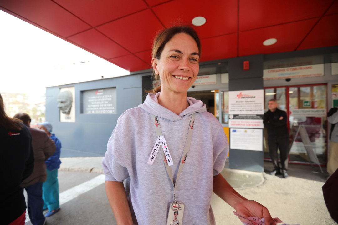 <p>Медицински сестри, лаборанти, акушери и други здравни специалисти излязоха на протест заради срамно ниските възнаграждения и неизпълнените обещания на управляващите за по-високи заплати.</p>