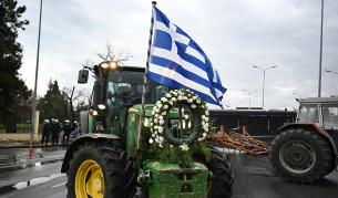 Протестиращи „обсадиха“ пристанището във Волос