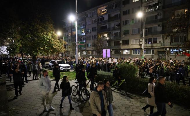 Протест спира движението и по централни булеварди в Пловдив