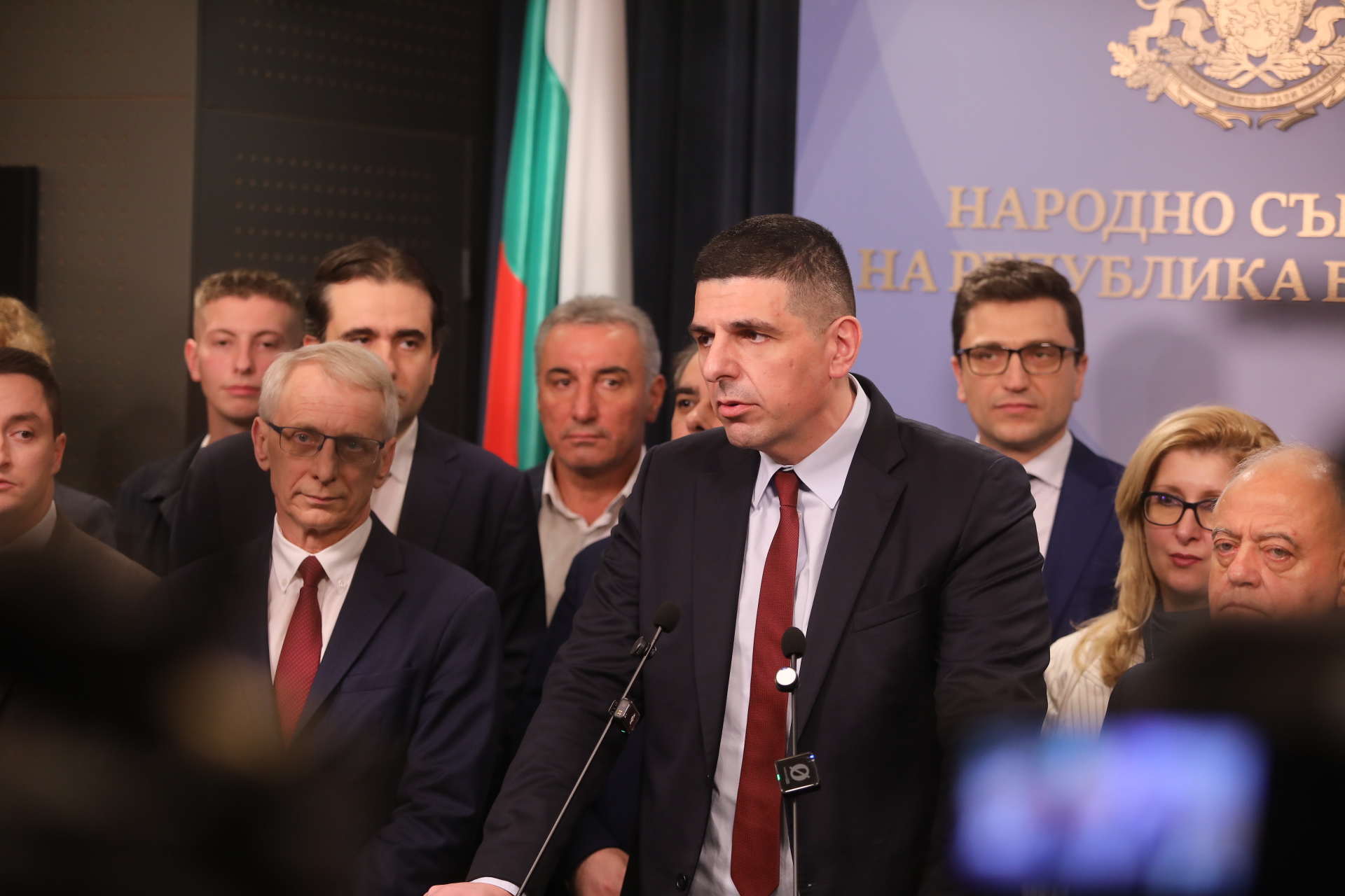 <p>След оставката на кабинета &quot;Желязков&quot; в Народното събрание коалицията &quot;Продължаваме Промяната - Демократична България&quot; (ПП-ДБ) даде брифинг. От формацията заявиха, че това решение отваря път към нов вот.</p>