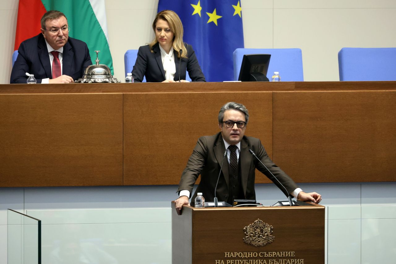 <p>Оставката в кадър: Финалът на кабинета "Желязков" в снимки</p>