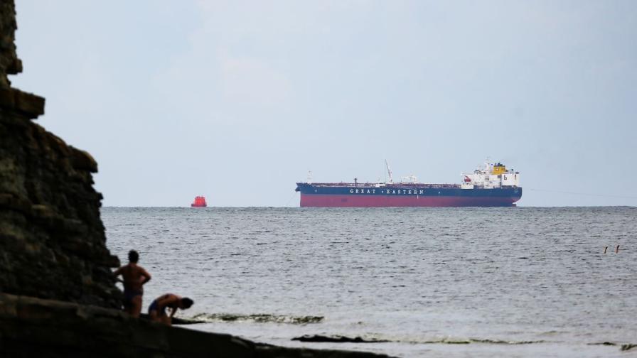 Украйна удари руски кораби, превозващи военна техника