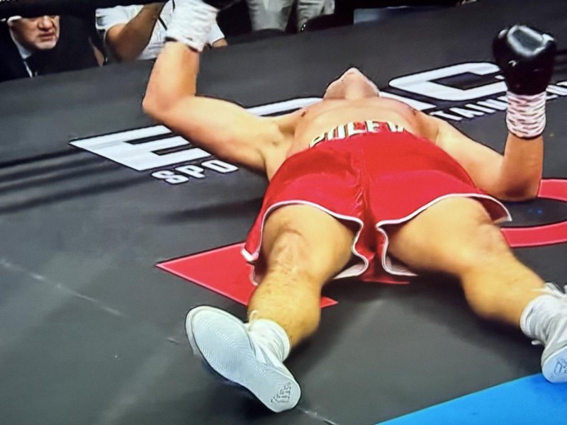 Мурат Гасиев нокаутира Кубрат Пулев в Дубай1