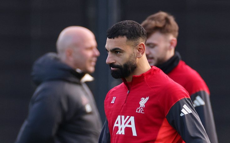 Салах не останал напълно доволен от разговора със Слот, Ван Дайк имал важна роля