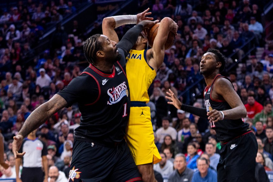 Филаделфия Севънтисиксърс Индиана Пейсърс1