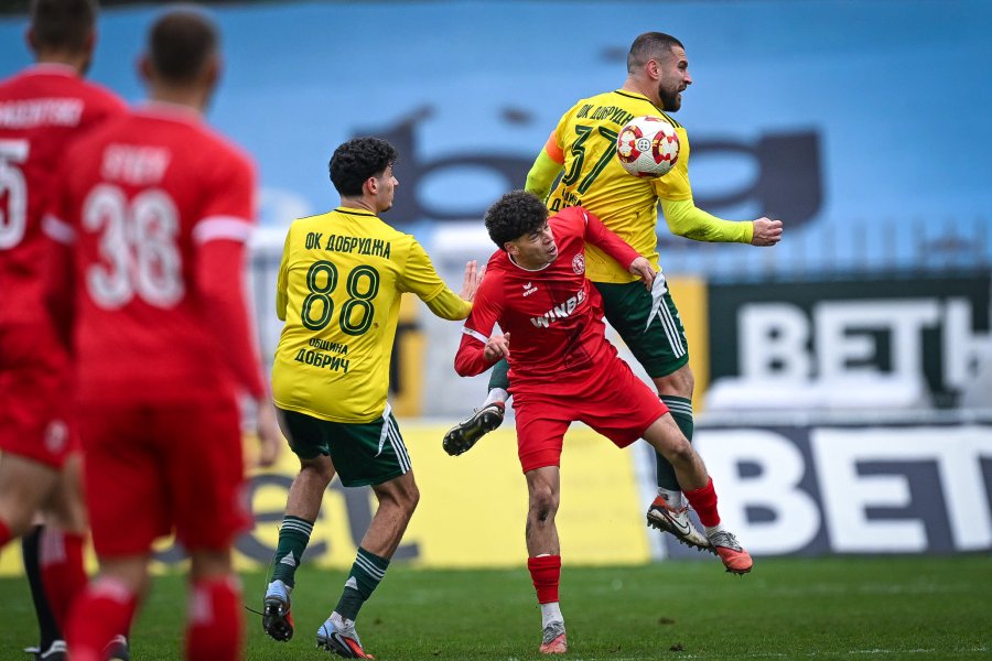 Добруджа Ботев Враца1