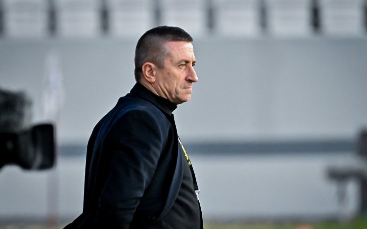 Официално: Монтана се раздели с треньора си