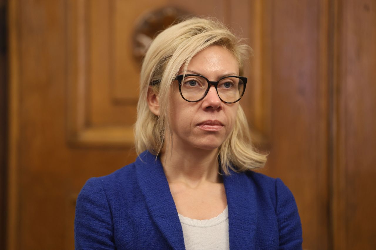 <p>Представители на ПП-ДБ пристигнаха на "Дондуков" 2 за консултации с президента</p>