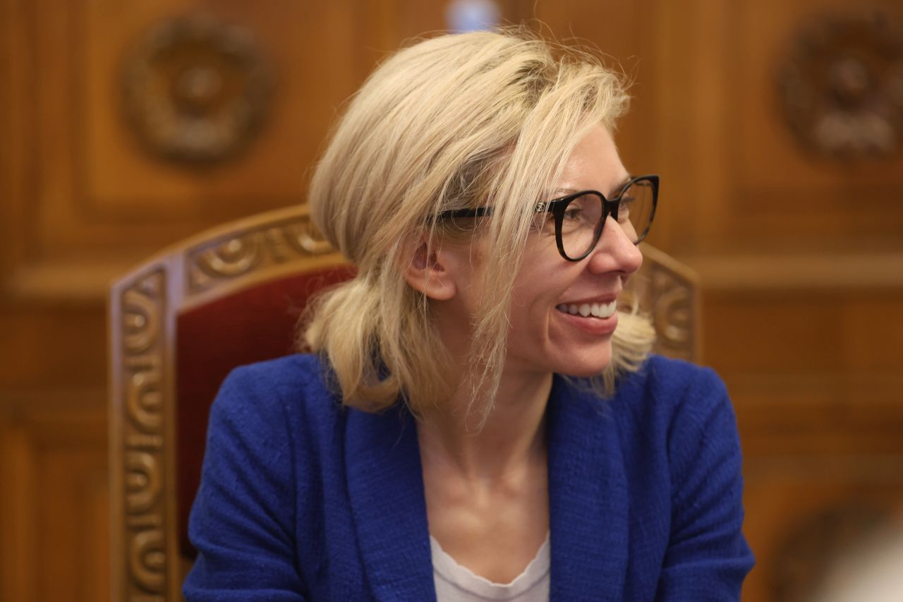 <p>Представители на ПП-ДБ пристигнаха на "Дондуков" 2 за консултации с президента</p>